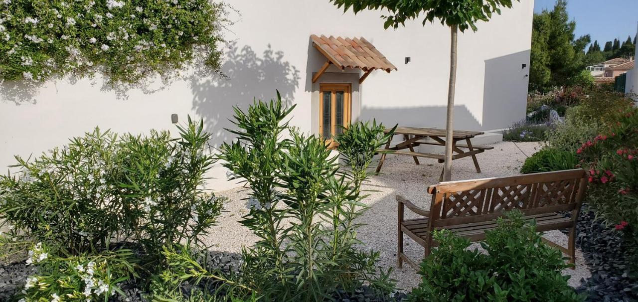 'Au Coeur Des Vignes' - Private Apartment & Garden Magalas 外观 照片